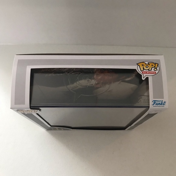 Funko Pop! Michael Jackson #33 in front of album cover -P - Picture 4 of 8